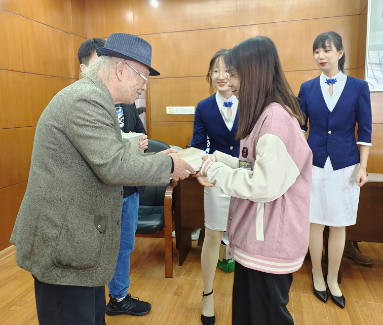 MK体育官网